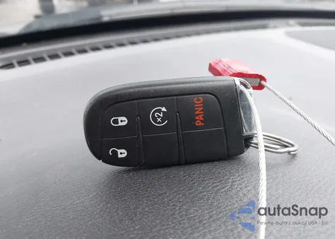 2018 Jeep Compass Latitude 4X4 из США, поврежденный, VIN 3C4NJDBBXJT155037